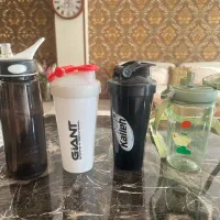 شیکر و بطری