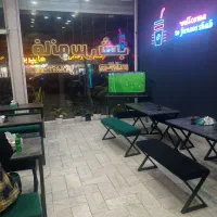 به دو شاگرد جهت کار در فست فود