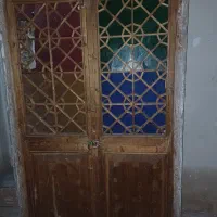 در چوبی قدیمی گره چین باکیفیت و تمیزی در حد نو