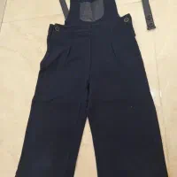 تعدادی لباس بچگانه در حد نو