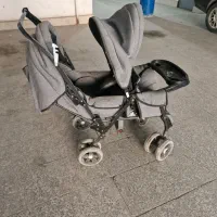 کالسکه دو قلو