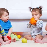 نگهداری ازکودک ونوزاد