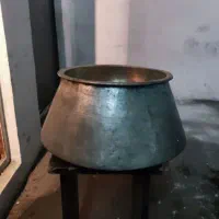 دیگ مسی خیلی قدیمی|کلکسیون اشیاء عتیقه|ری, علایین|دیوار