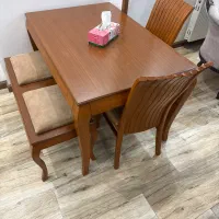 میز ناهارخوری چهارنفره