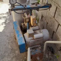 یک دستگاه شیردوش دو واحده