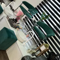 ناخنکار و مژه کار|استخدام درمانی، زیبایی، بهداشتی|تهران, تهرانپارس غربی|دیوار