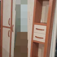 جاکفشی و میز تلویزیون