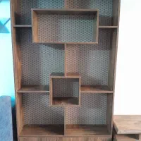 کتابخانه و میز تلویزیون