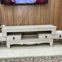 میز تلویزیون. چوب وباکلاس شیک