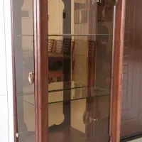 بوفه ویترین دو طبقه در حد بسیار نو