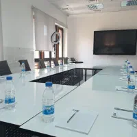 اداری . دفتری . درآمد بالا