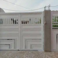 در حیاط نرده و پنچره رنگ کاری با دقت|خدمات پیشه و مهارت|خورموج, |دیوار