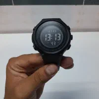 ساعتTOMI