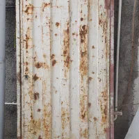 درب آهنی محکم
