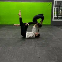 ژیمناستیک کودکان و بزرگسالان