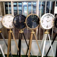 ساعت ایستاده