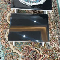 چند عدد میز به فروش می‌رسد