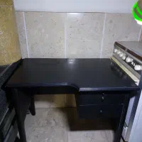 میز تحریر با صندلی،اجاق گاز ۴شعله،دوتا مبل تک نفره