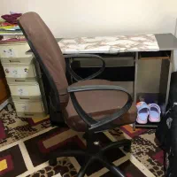 میز همراه با صندلی