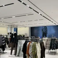 مغازه-تاپ-و-برندپذیر-زعفرانیه-340متر-ویترین-رویایی