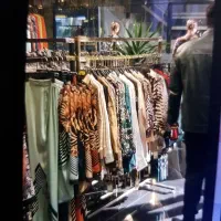 فروشنده خانم نیازمندیم