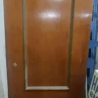 چندین عدد درب چوبی