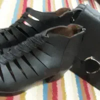 کفش مجلسی|کیف، کفش، کمربند|مشهد, موعود|دیوار