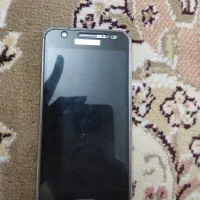 یک عدد گوشی سامسونگ J5 ال سی دی شکسته