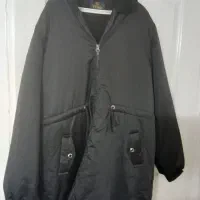 کاپشن یکی گلاه دار یکی بی کلاه  یک گلاداه