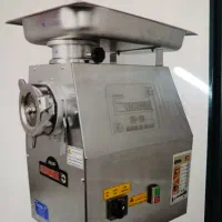 چرخ گوشت اره استخوان بر ترازو باسکول