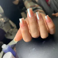 خدمات ویژه کاشت ناخن|خدمات آرایشگری و زیبایی|آبیک, |دیوار