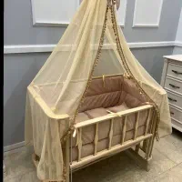 تخت گهواره ی کنار مادر فرشته