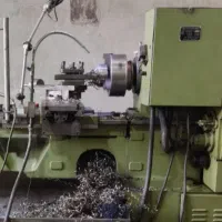 تراشکار نیمه ماهریا کار آموز