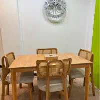 میزغذاخوری ۴ نفره با صندلی (تازه خریدم)