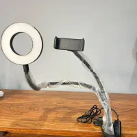 رینگ لایت رو میزی