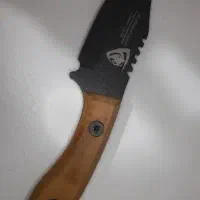 چاقو خوش دست به همراه غلاف