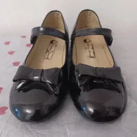۳ تا کفش دخترانه در حد نو