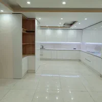 شاگرد جوان و جویای کار