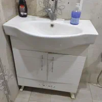 روشویی به همراه شیر