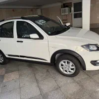 کوییک Rs سفید مشکی