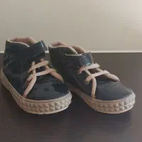 کتونی|کیف، کفش، کمربند|پرند, فاز ۲|دیوار