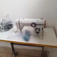 سینجر مارک اصلی با میز آنتن دار و ژانومه صنعتی