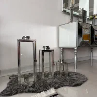 سه عدد فانوس همراه با خز