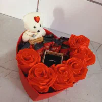 دسته گل و باکس ربانی|گل مصنوعی|کرمان, |دیوار