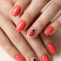 کاشت و ترمیم ناخن با قیمت ویژه در تهرانسر