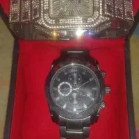 ساعت از برند GUCCl. ایتالیایی