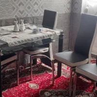 میزناهارخوری ۴ نفره شیشه ای باطرح گل تمیزوسالم هست|میز و صندلی غذاخوری|بردسکن, |دیوار