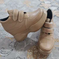 دو جفت کفش استفاده نشده