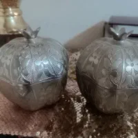 دو عدد قندان