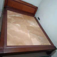 تخت یک نفره به همراه تشک و پاتختی